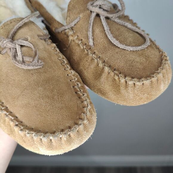 Ugg Dakota Chestnut Suede Sheepskin Slippers Moccasins - Picture 4 of 12